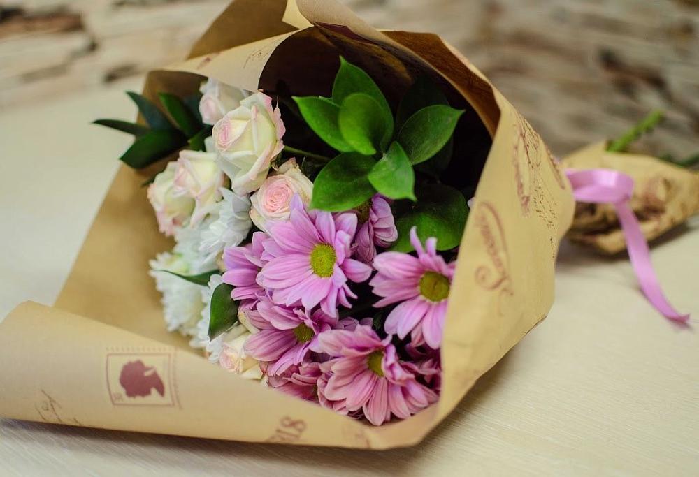 Букет цветов из: Розы и Хризантемы в Свободе