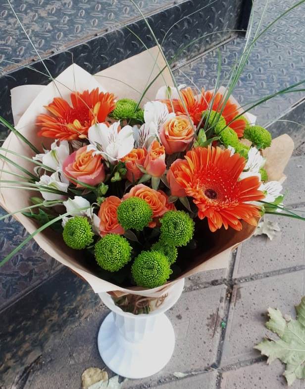 Букет цветов из: Герберы, Хризантемы, Альстромерии и Розы в Свободе