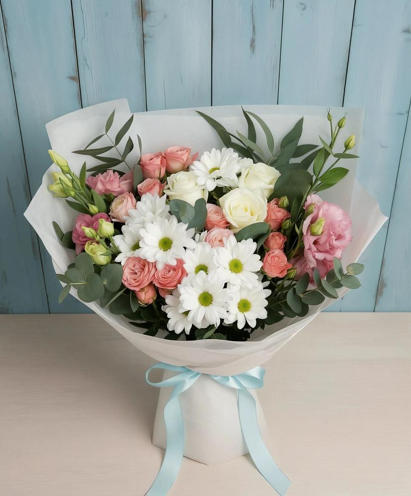 Букет цветов из: Розы, Лизиантусы и Хризантемы в Свободе