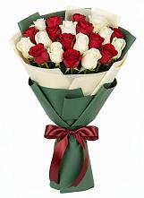 Букет Микс из красных и белых роз #REPLACE_PRED# Свободе