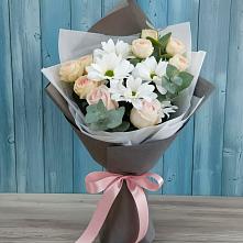 Букет цветов из:  Хризантемы и Розы в Свободе