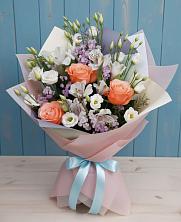 Букет цветов из:  Лизиантусы, Розы, Альстромерии и Гипсофила в Свободе