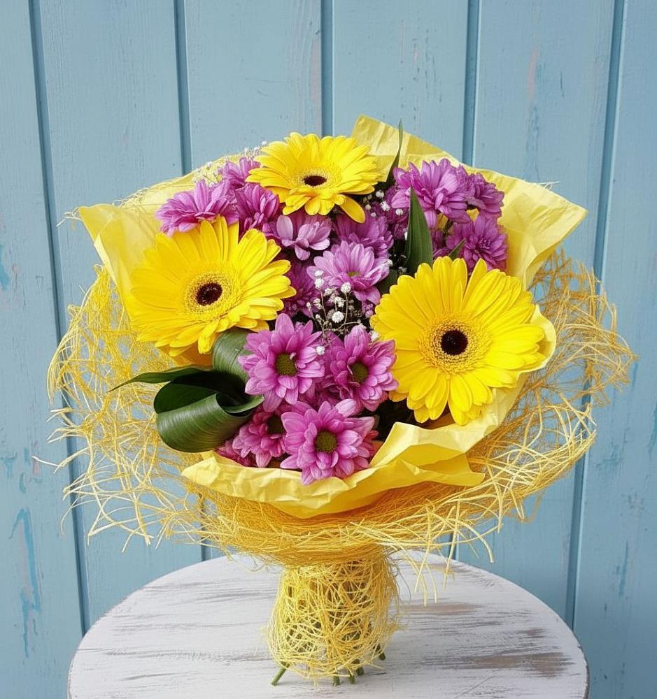 Букет цветов из: Хризантемы и Герберы в Свободе